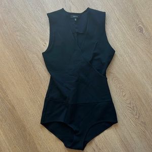 Aritzia Babaton, black shirt sleeve bodysuit